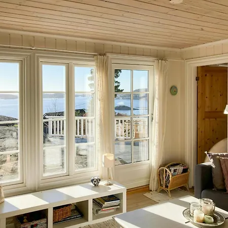 With Sea View Near Risor Semesterbostad
