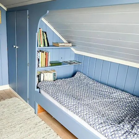 Vakantiehuis With Sea View Near Risor Sondeled