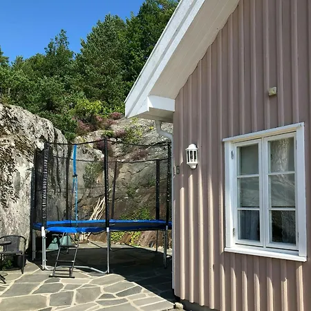 Nyaraló With Sea View Near Risor Søndeled