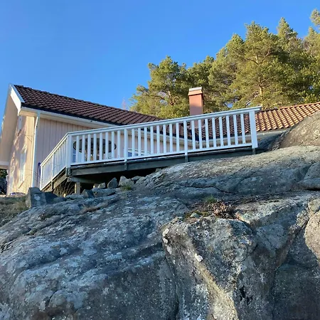 Semesterbostad With Sea View Near Risor Sondeled