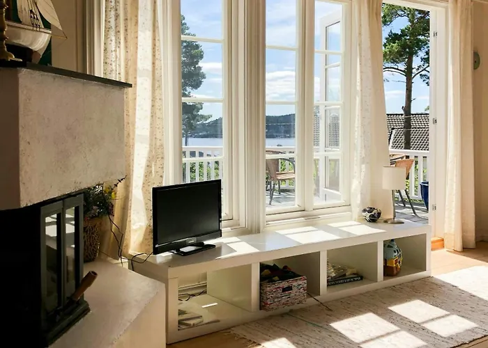 Nyaraló With Sea View Near Risor