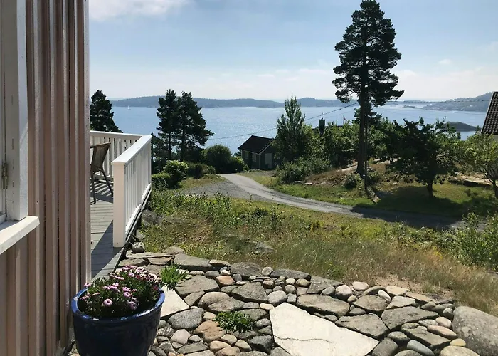 Nyaraló With Sea View Near Risor