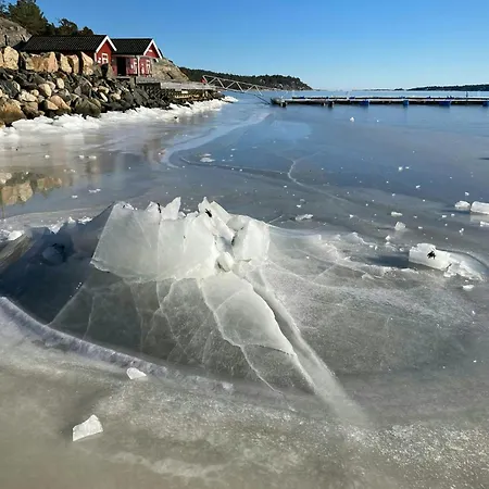 With Sea View Near Risor 펜션