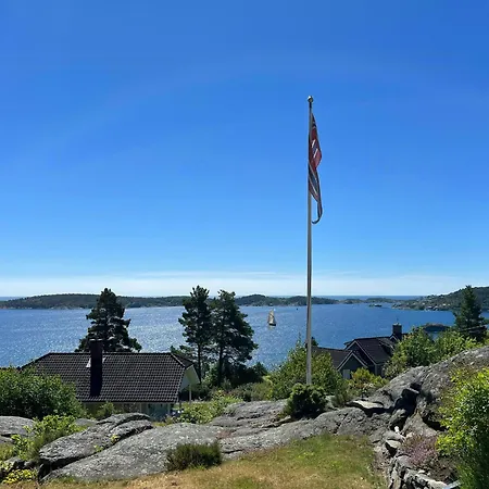 With Sea View Near Risor 펜션